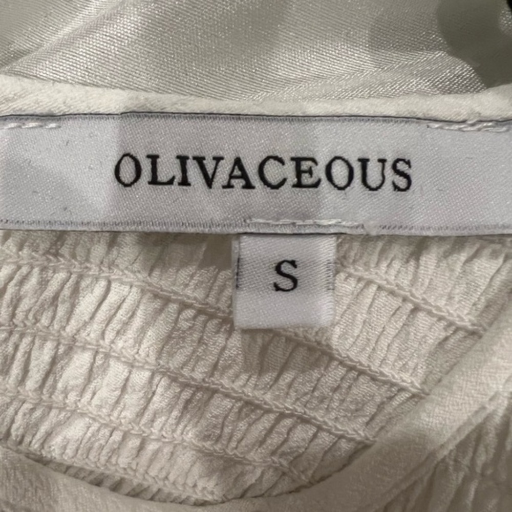 Olivaceous smocked white top size XS - Picture 2 of 5